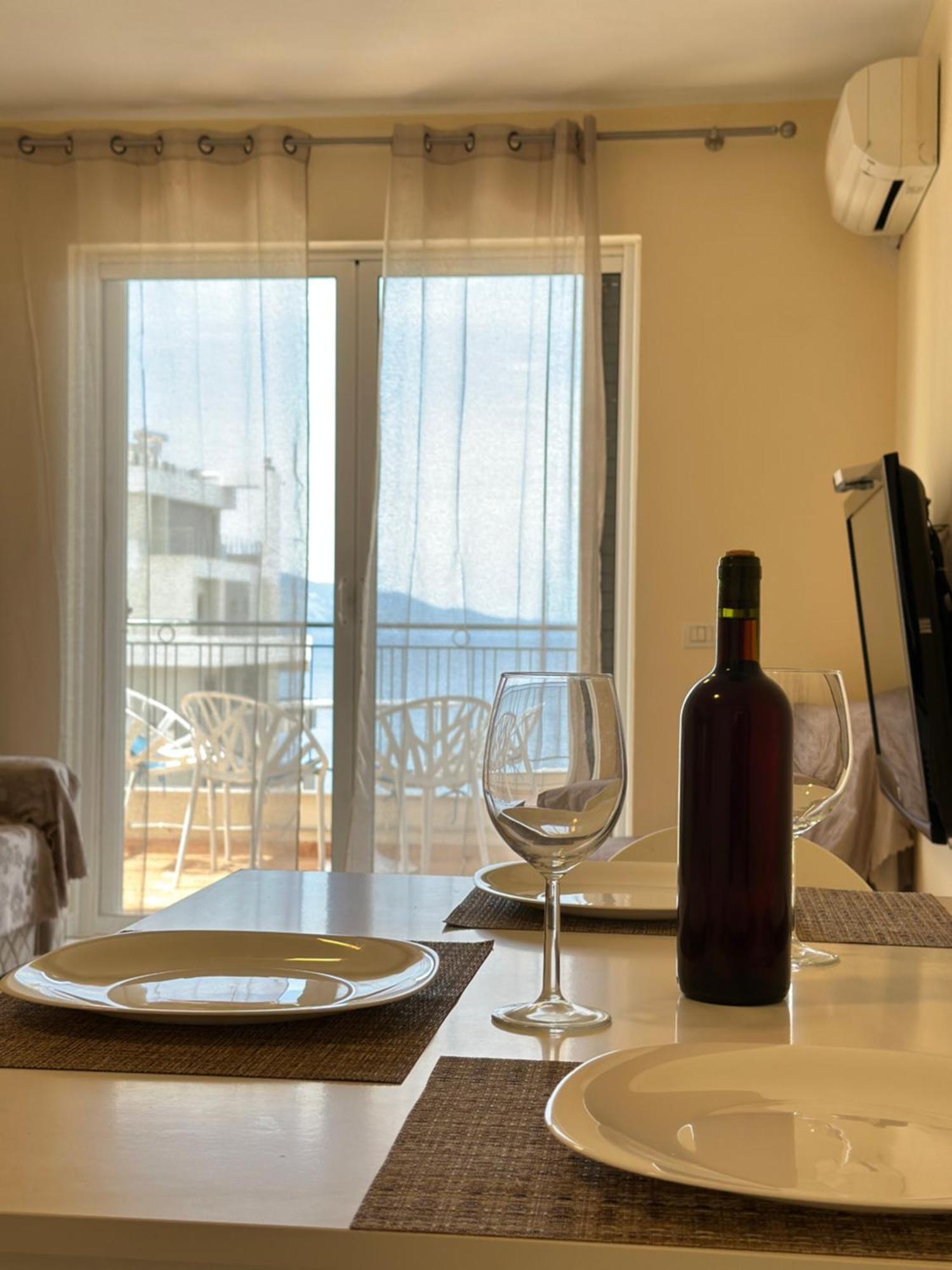 Apartment White Sea View 2 *